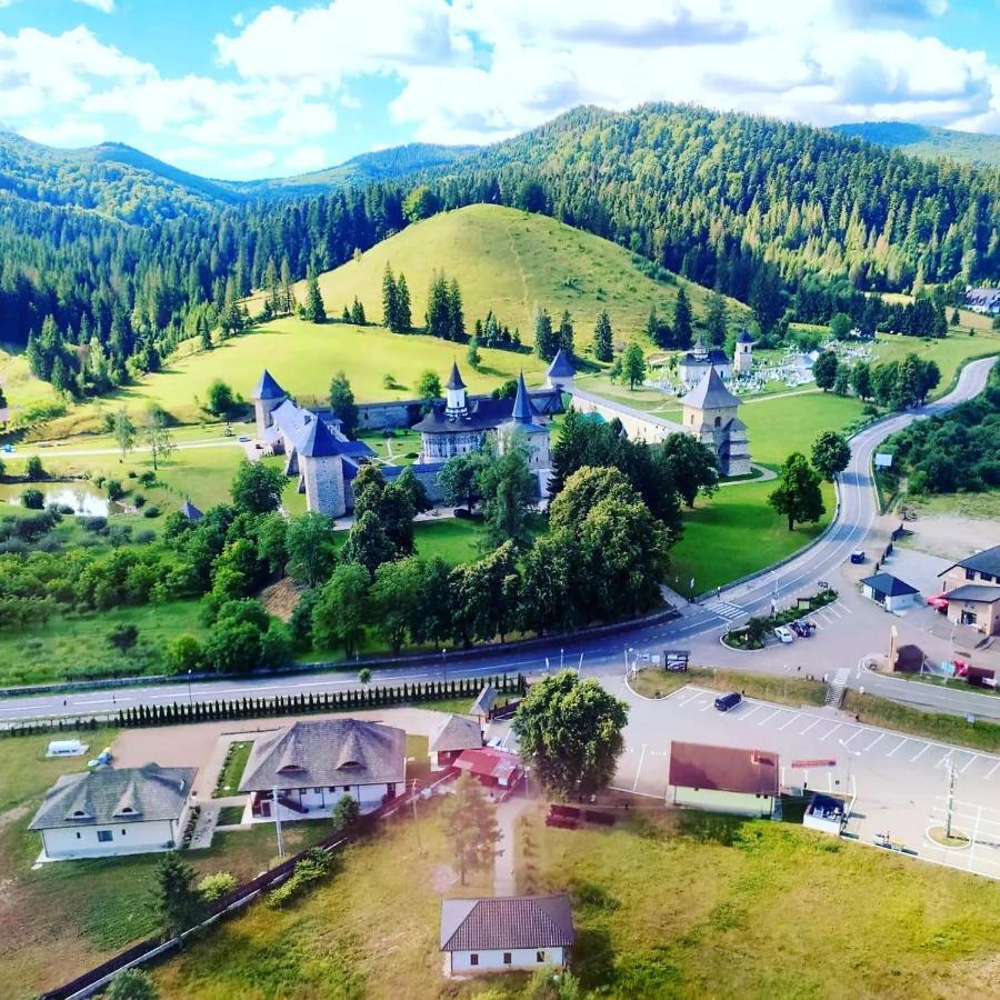 Casa Octavian Hotel Sucevita Buitenkant foto