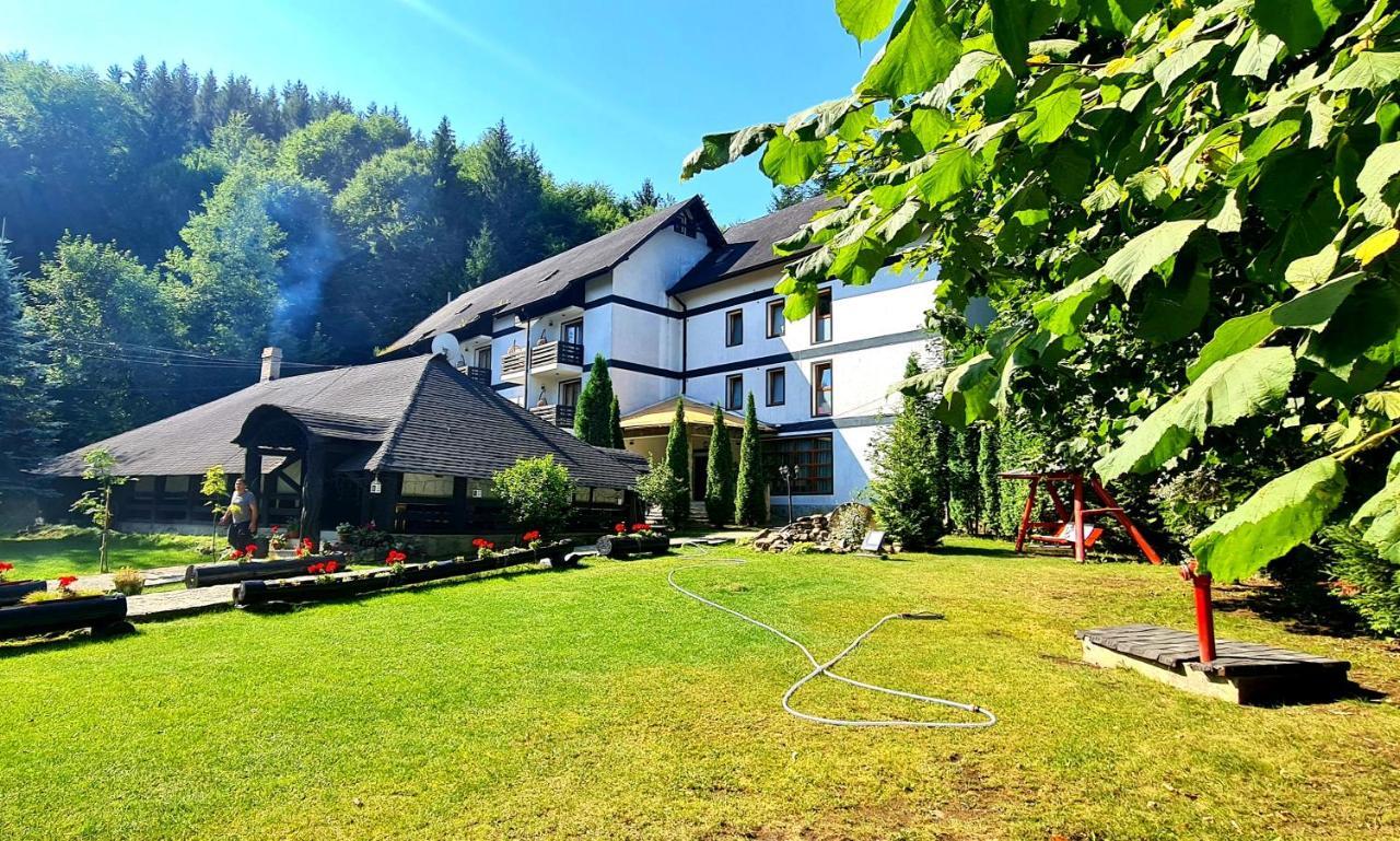 Casa Octavian Hotel Sucevita Buitenkant foto