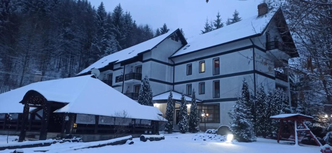 Casa Octavian Hotel Sucevita Buitenkant foto
