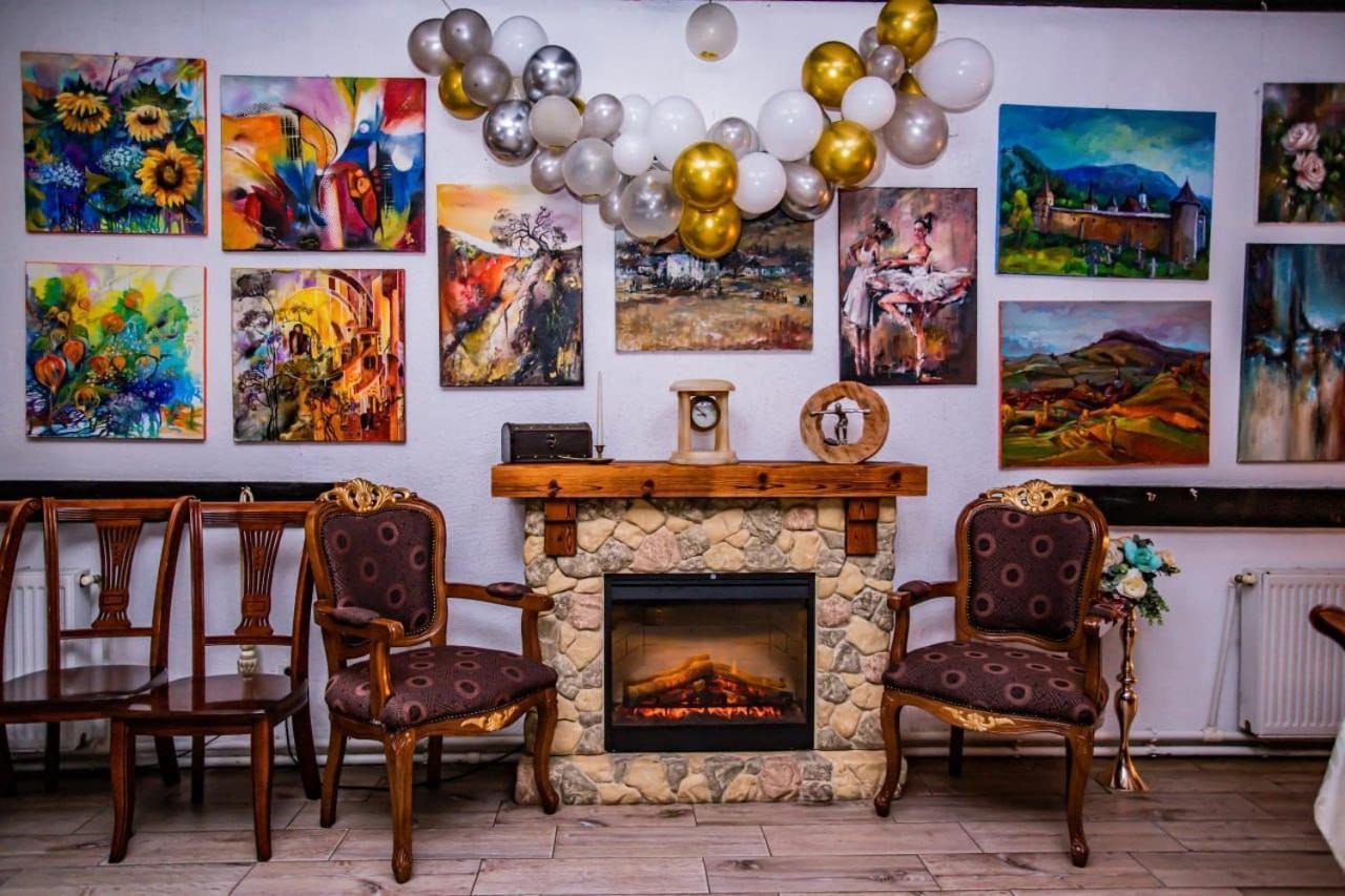 Casa Octavian Hotel Sucevita Buitenkant foto