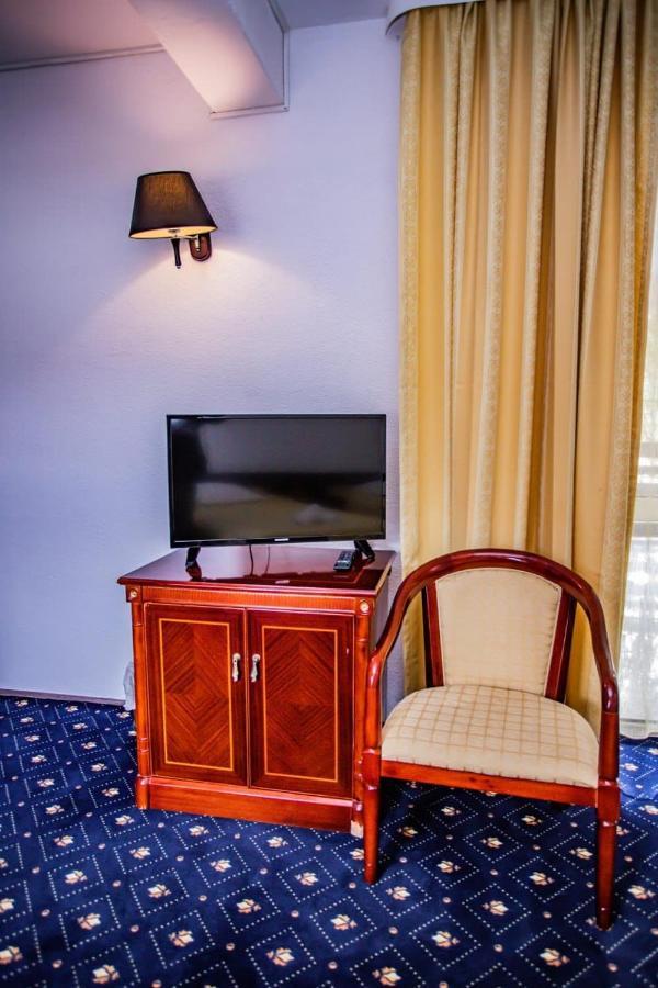 Casa Octavian Hotel Sucevita Buitenkant foto