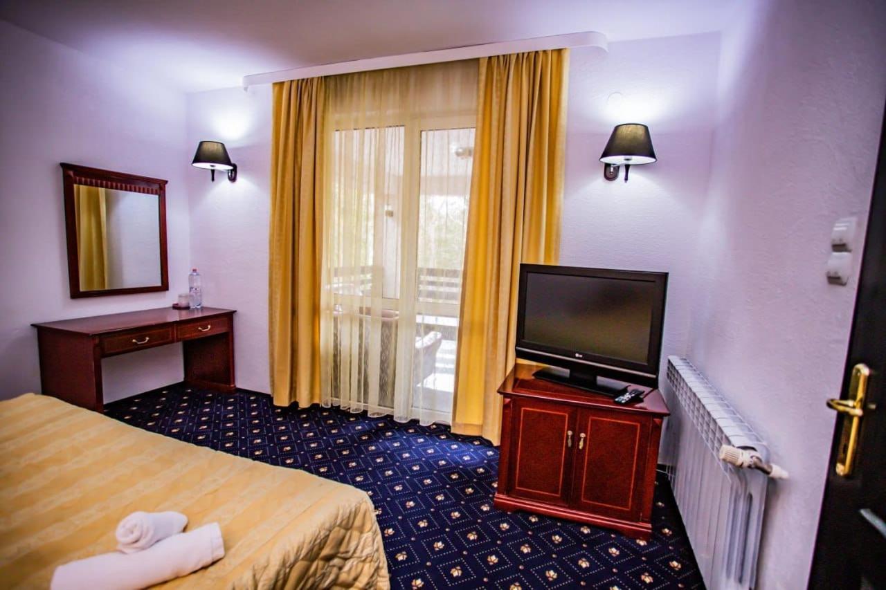 Casa Octavian Hotel Sucevita Buitenkant foto