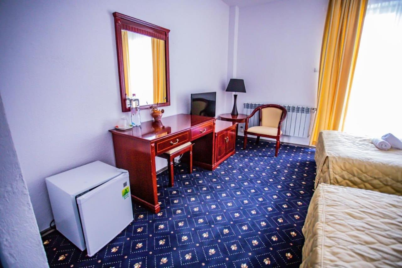 Casa Octavian Hotel Sucevita Buitenkant foto