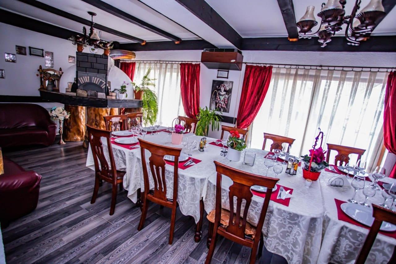 Casa Octavian Hotel Sucevita Buitenkant foto