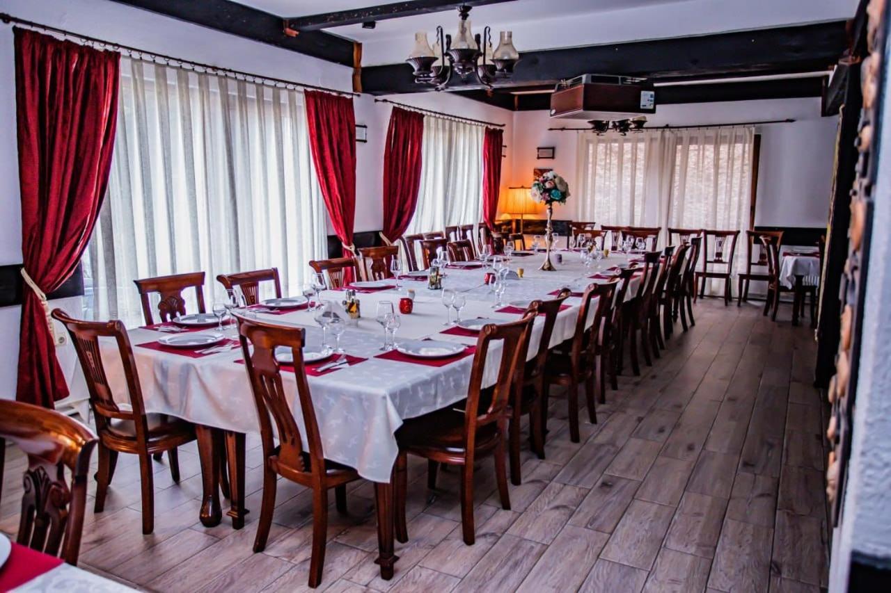Casa Octavian Hotel Sucevita Buitenkant foto