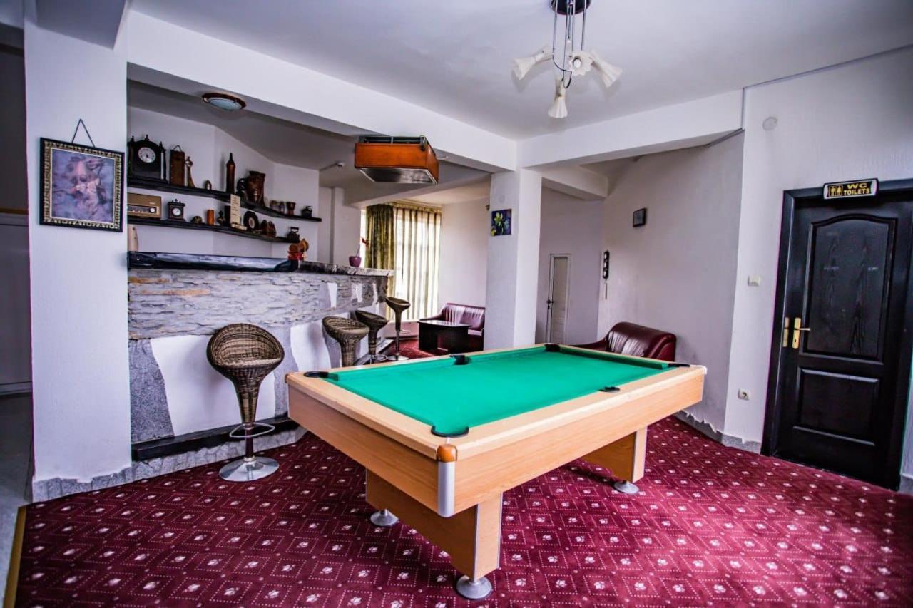 Casa Octavian Hotel Sucevita Buitenkant foto